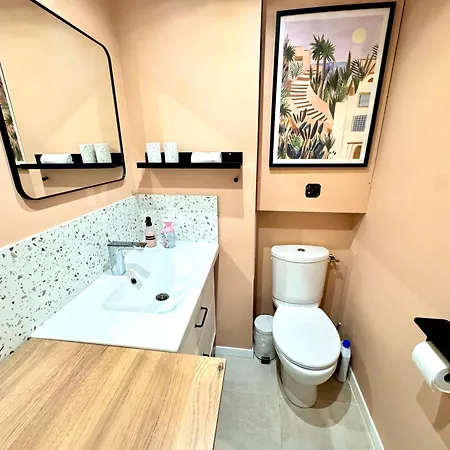 La Petite Oasis - Idéal Couple - Lumineux - Calme - 10min à Pieds Du Centre Ville&de La - Balcon Exposé Sud - 2km Du Centre Juno - Stationnement&wifi Gratuits * Courseulles-sur-Mer