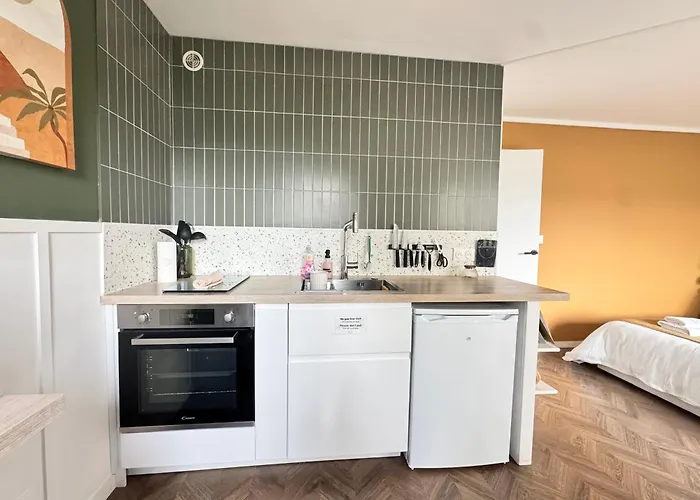 La Petite Oasis - Pour 2pers - 2km Du Centre Juno Et Du Debarquement - 10min A Pieds Du Centre & De La - Balcon - Exposition Sud - Stationnement & Wifi Gratuits Courseulles-sur-Mer