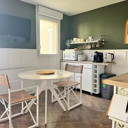 La Petite Oasis- Ideal Couple - Calme - Balcon Sud - Lumineux - 10min Du Centre & - Proche Centre Juno - Wifi Apartment *