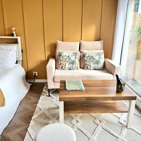 La Petite Oasis - Pour 2pers - 2km Du Centre Juno Et Du Debarquement - 10min A Pieds Du Centre & De La - Balcon - Exposition Sud - Stationnement & Wifi Gratuits 公寓